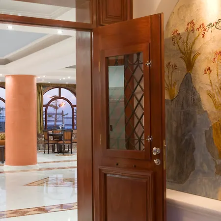 Otel Maison Des Lys - Luxury Akrotírion