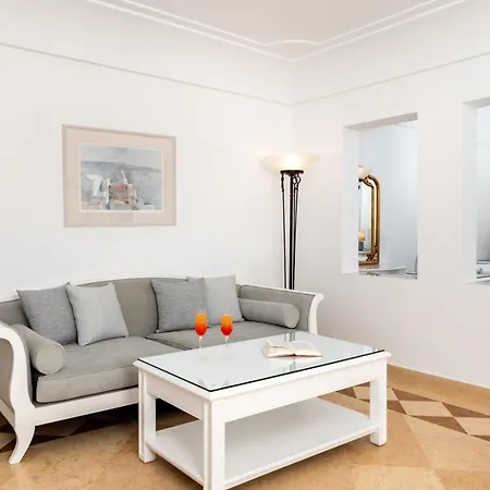 Otel Maison Des Lys - Luxury Akrotírion